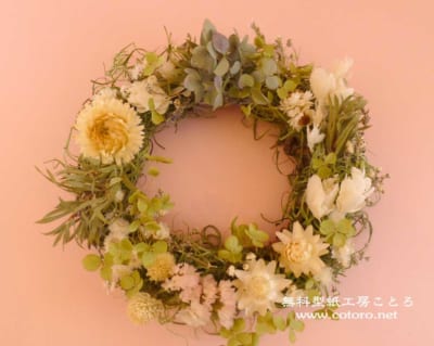 ドライフラワーリース作ってみました