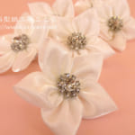 作り方☆清楚でキラキラ　お花の髪飾り☆つまみ細工プレート